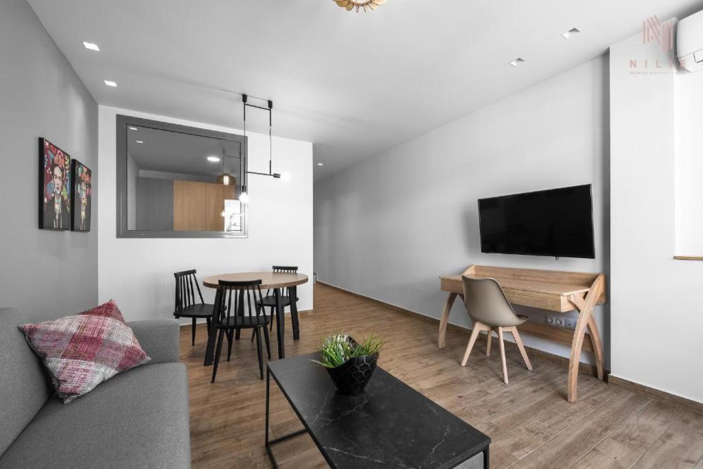 Big Apple Aprts, Nilie Hospitality Mgmt Apartment Thessaloníki Ngoại thất bức ảnh